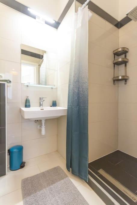 Opera Central Suite 3Br W Sauna By Newave Apartments บูดาเปสต์ ภายนอก รูปภาพ